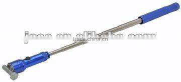 Telescoping Magnetic Flashlight With 3 LEDs pick-up tool