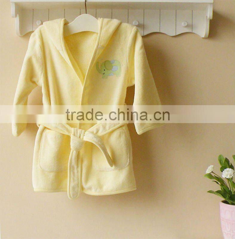 mom and bab 2012 Autumn baby clothing 100% cotton embroider bathrobe