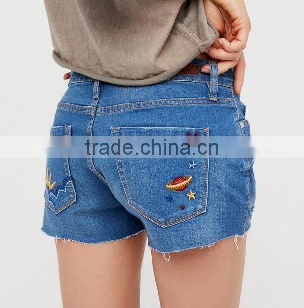 2017 Fashion embroidered Denim Short woman