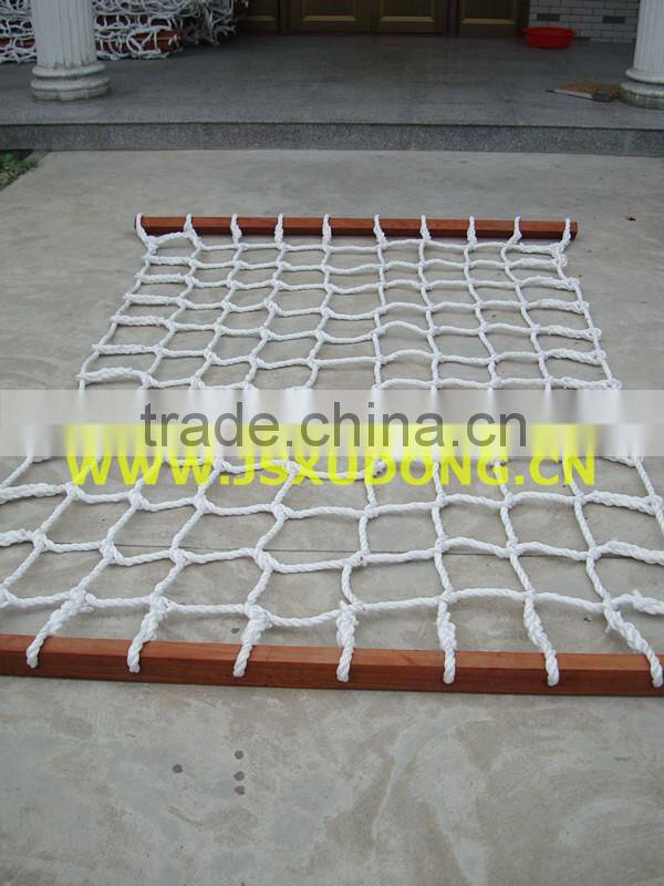 High strength climbing net