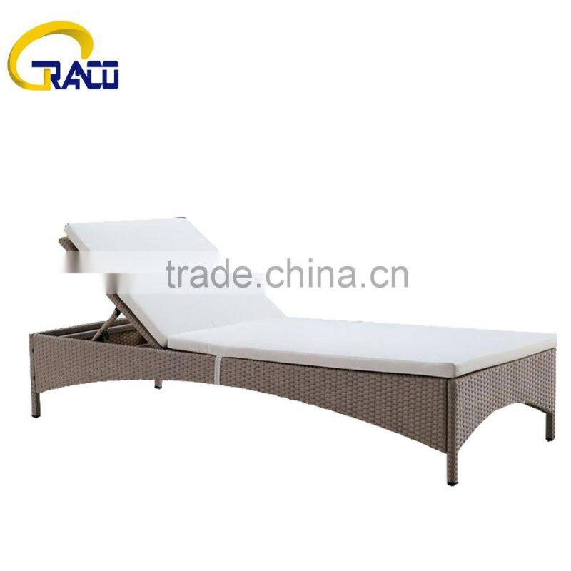 Aluminum rattan Sun Lounger with waterproof cushion