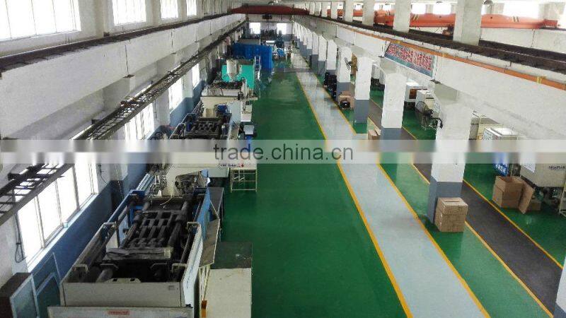 China Light Cover Injection Mold