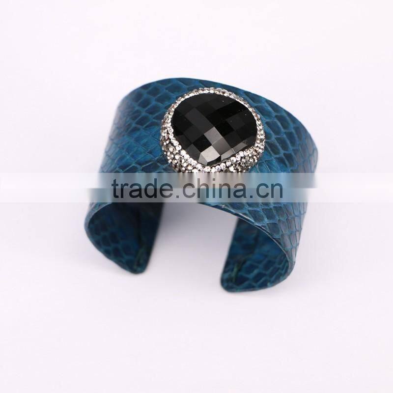 Natural Shell Amazon Agate Bangle Pave Crystal Genuine Leather 40mm Big Bangle Cuff Multi Color Snakeskin Fashion Jewelry