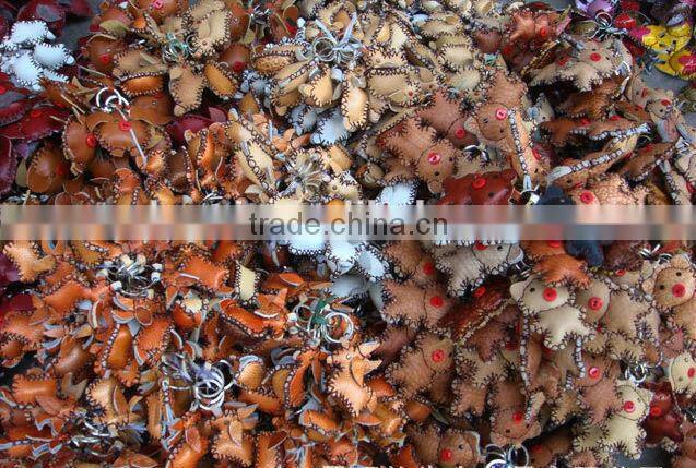 High quality Lovely fish leather animal keychain genuine leather keychain for promotional gift handmade leather keychain