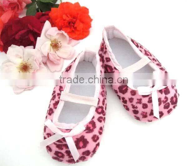 Newest designed baby shoes,baby moccasins,baby fabric shoes