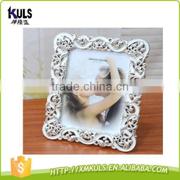 Decorative ornate Europe style standing plastic desk photo frame