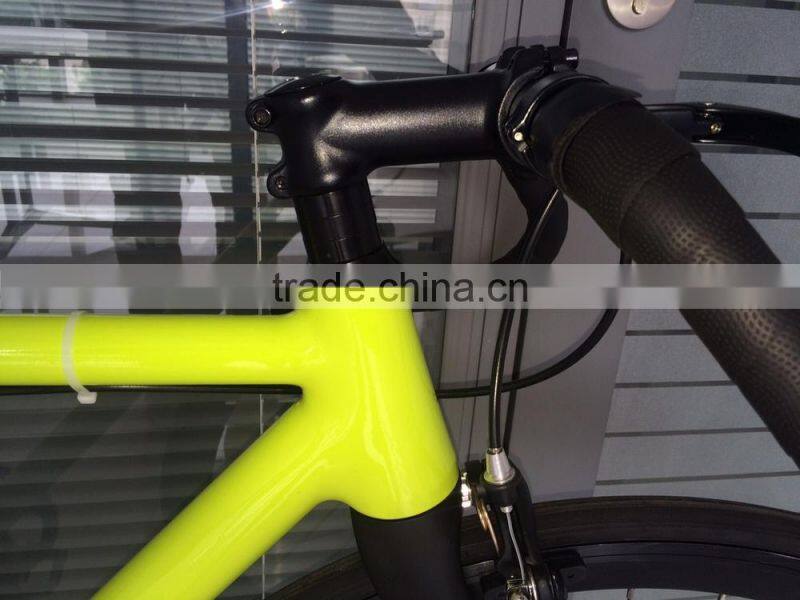 Aluminum fixed gear bike with carbon fork