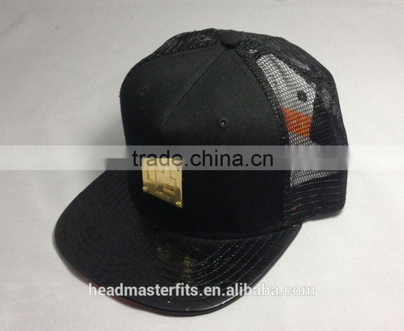 Custom Flat Brim Trucker Cap Glod Metal Plate Mesh Cap 6 Panel Pu brim Trucker Hats