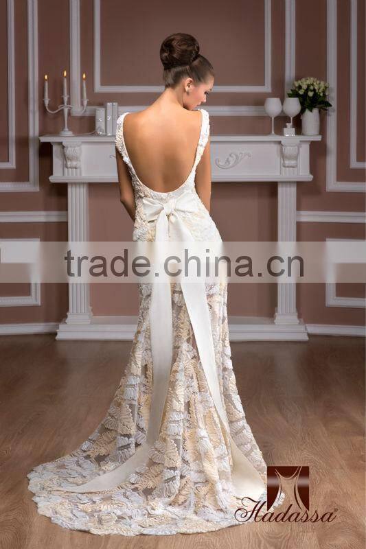 deep neckline on the back Wedding Dress / Sexy Bridal Gown