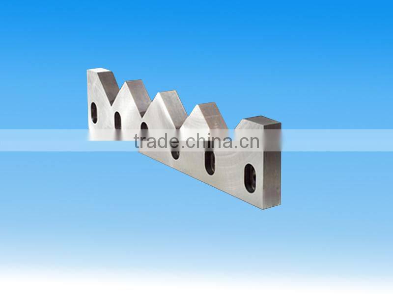 Dovetail flying shear blades