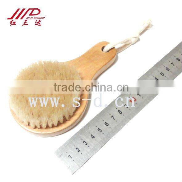 Wooden handle bath cleaning brush with pig hair