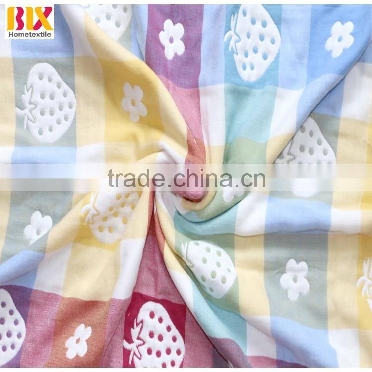 yarn dyed gauze cotton jacquard strawberry design baby warp blanket