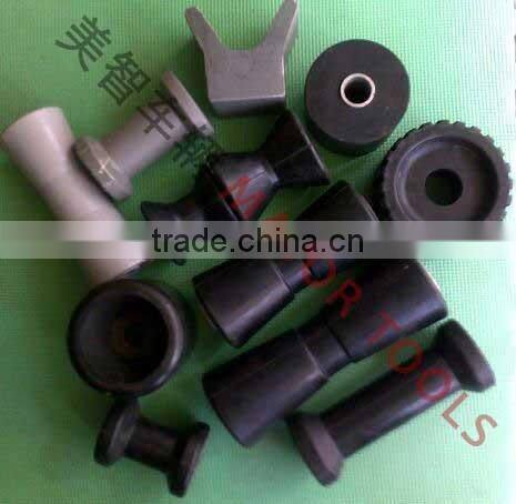 Plastic grip;Black Plastic grip;Rubber or plastic clip