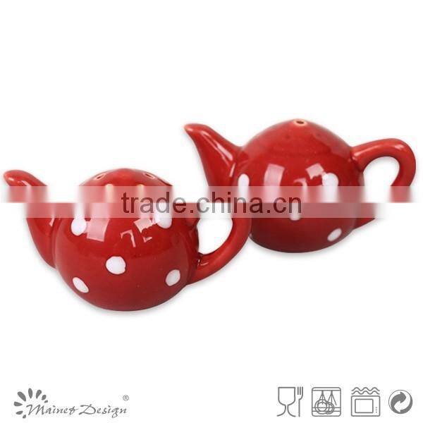 Hotel ceramic salt and pepper shakers / Home stoneware salt and pepper shakers