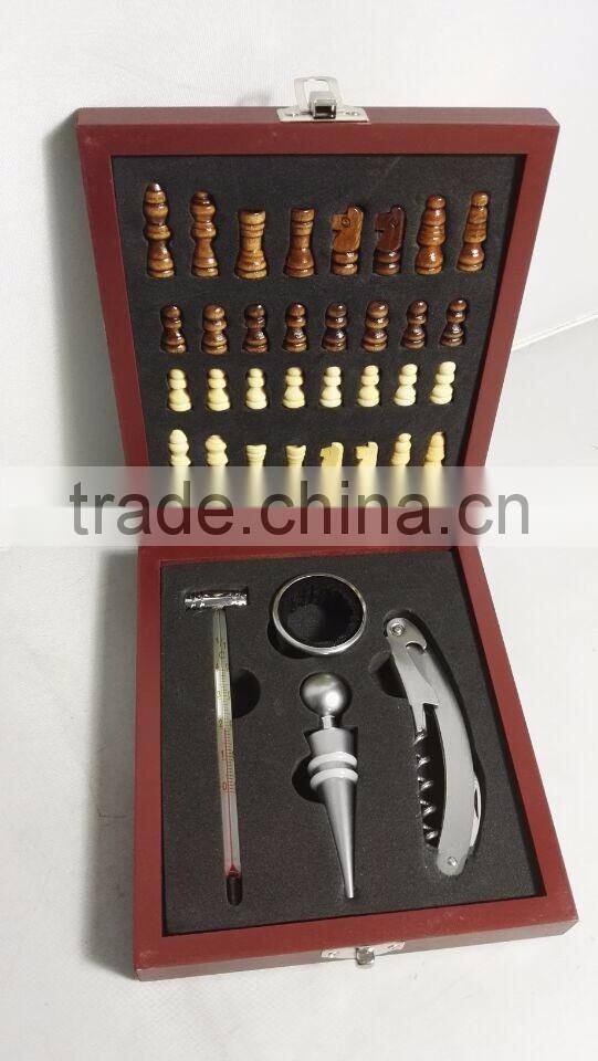 K0428-4W wooden box with 5pcs bar accessories and chess