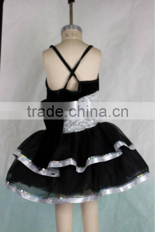 Elegent new design beautiful dresses for performers