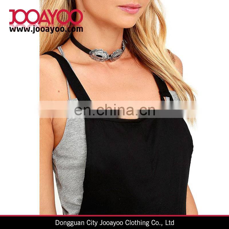 Classic Style Roam Black Crisscrossing Straps Rounded Front Pockets Short Overalls