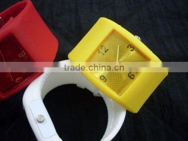 Customized Promotional Quartz Silicone Watch Jelly Watch on sale