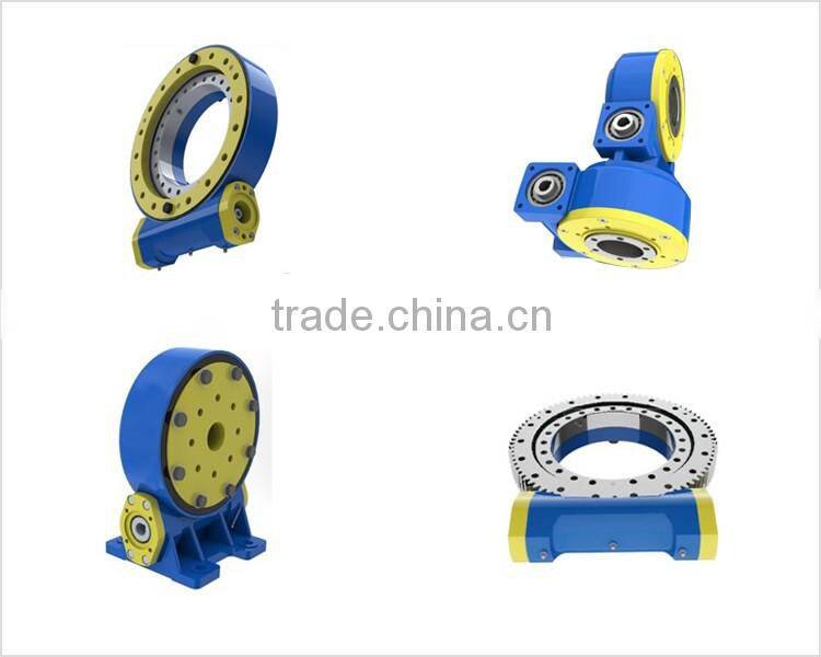 Solar slew gear worm drive for vertical mounting