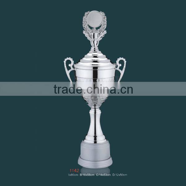 2015 high quality custom metal award trophy made in china