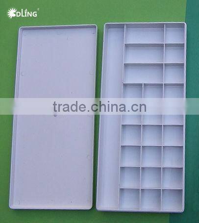 White plastic palette box