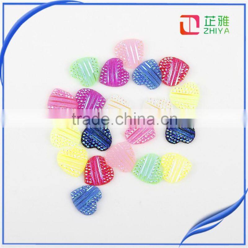 2016 fashion heart resin stone with flat back in green color CXX-0092