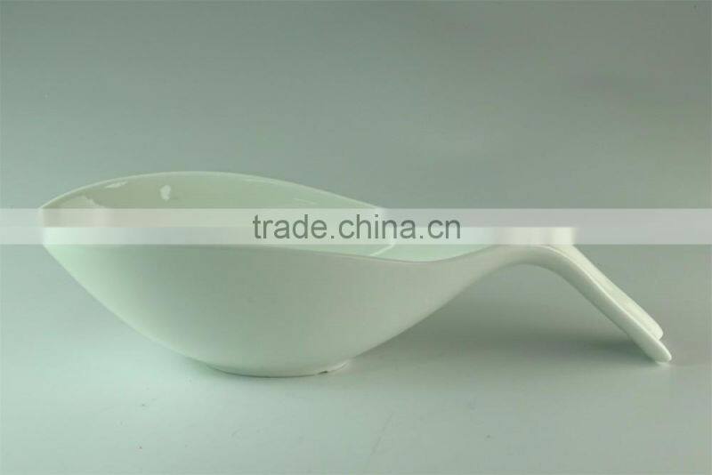Heat Resistance Unique Spoon Shape Ceramic Soup Bowl Serving Bowls For Hotel Restaurant Use