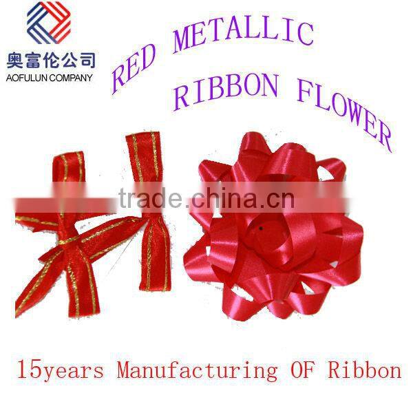 Red mettlic ribbon bows