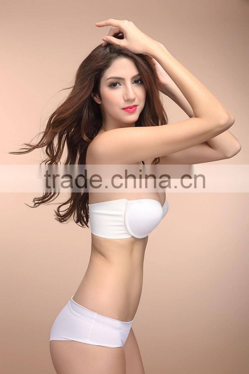 push up bra model image