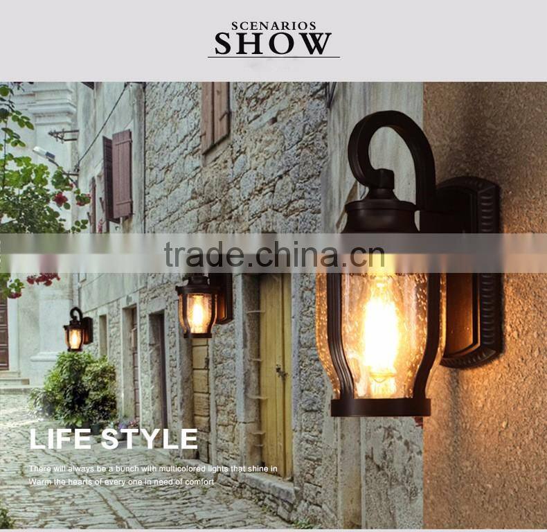 Outdoor Antique Lamp Post Garden Lamp Powered LED Lantern Hanging Outdoor Garden Coach Lantern Lamp