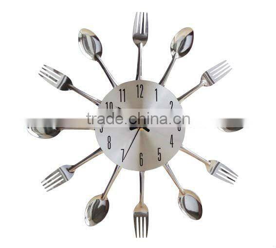 2015 kitchen fork and spoon wall clock