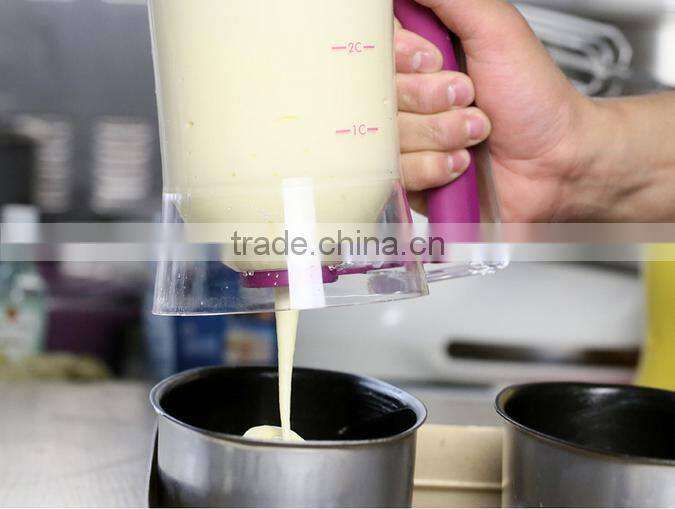 plastic cupcake batter dispenser cake batter dispenser/batter mix/Cupcake Pancake Batter Dispenser