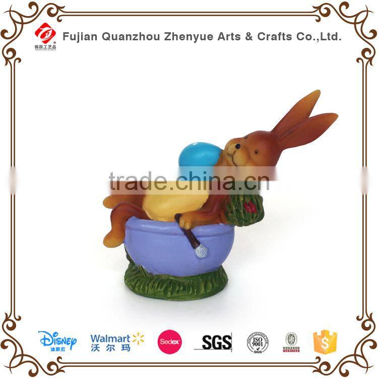 2015 customized polyresin rabbit figurine crafts