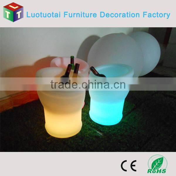 Manufacturer Champagne bucket/PE ice bucket stand lighted with remote control 16 mix changeable colors L31*W31*H41CM