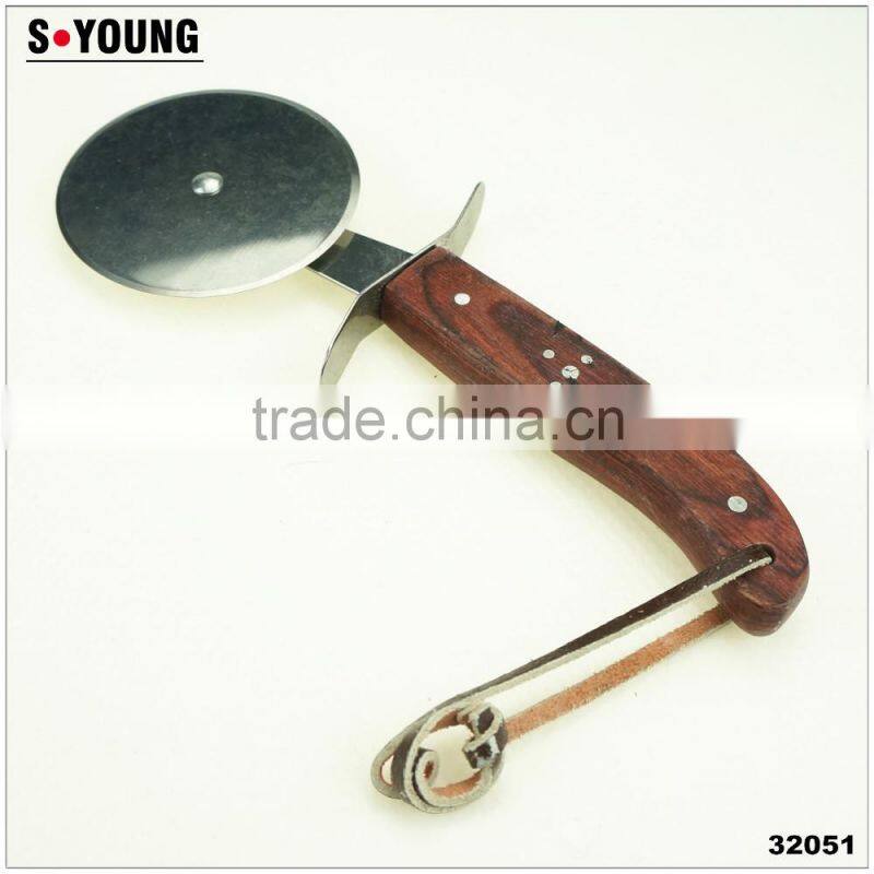 32051 Kitchen gadget kitchen tool 6.5cm pizza cutter
