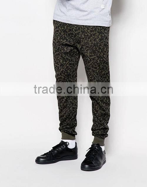 Custom men fashion tapered full camo print sweat trousers, fitness casual training gym pants OEM