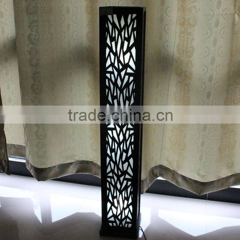 2016 Floor Standing Lamp, Wooden LED Tripod Floor Lamp in Brown Color