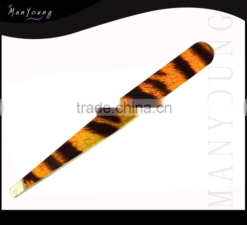 Tweezers for eyebrows