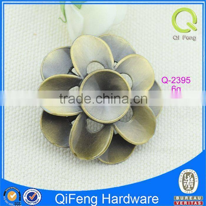 Qifeng hardware Q-2395 custom gift bags with logo fashion flower shape