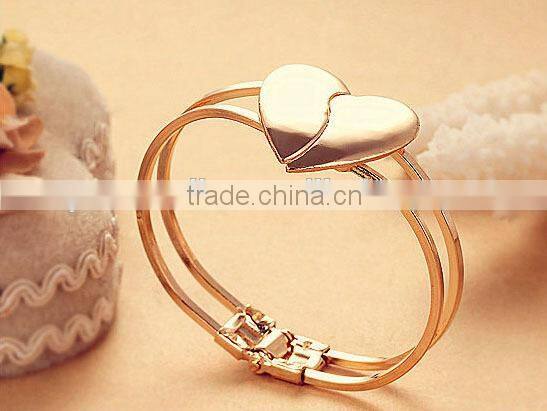 Promotional cute gold plated heart bracelet , big heart love lover bracelet alloy heart bracelet