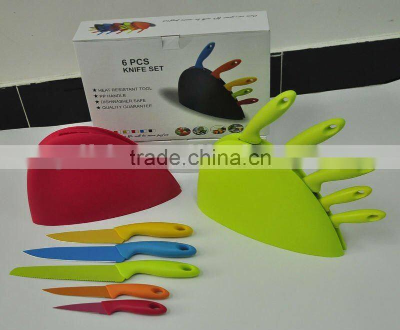 plastic knife and plastic block