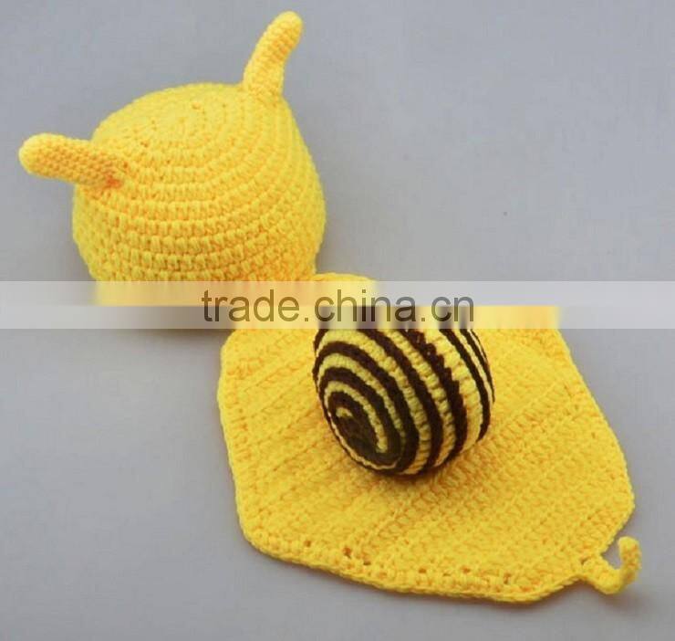 Handmade crochet small green snail Baby clothes camera photography props