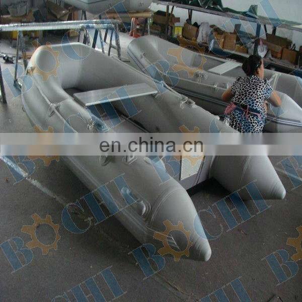 White Color 0.9mm Thickness Sailing Boat Model