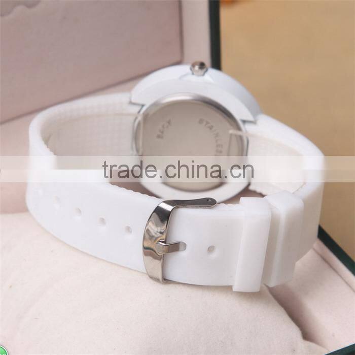 Fashion black white silicone band watch,creative student sport watch,custom colorful Chinese supply silicon watch