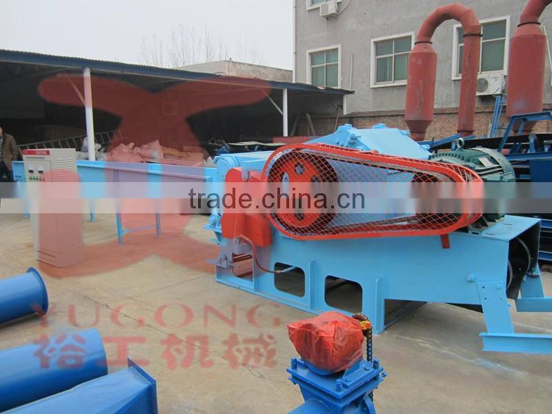 Yugong Brand reliable quality wood chips crusher , 2-15 t/h drum wood chipper