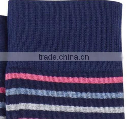 China socks factory supply fashion mens red and white striped printed socks