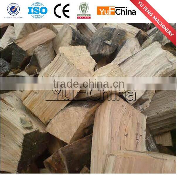 Industrial wood chipper for biomass fuel processing equipment