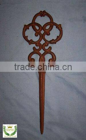 HOME DECOR , CAST IRON GARDEN STAKE