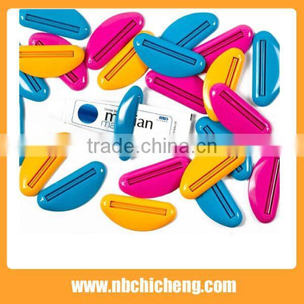 3pcs Promotional Plastic Mini Toothpaste Squeezer Dispenser