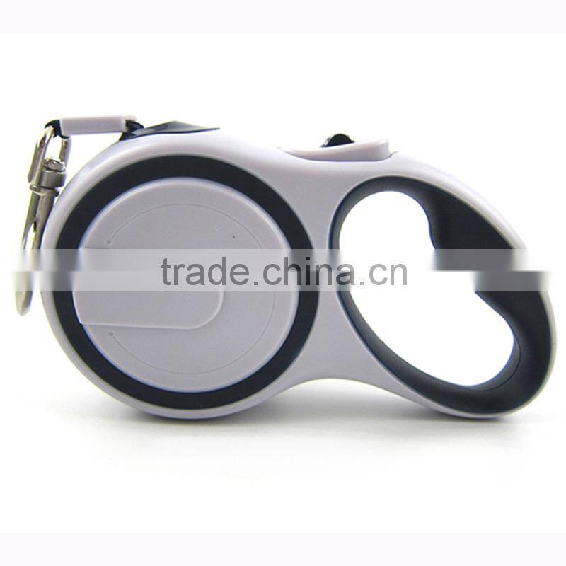 Good quality auto retractable dog leash with plastic handle